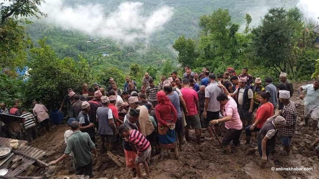 तीन छोरा रोजगारीका लागि भारतमा, यता परिवारै पहिरोले सखाप